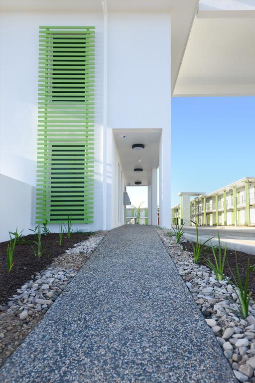 Mackay Oceanside Central Hotel Official Exterior photo