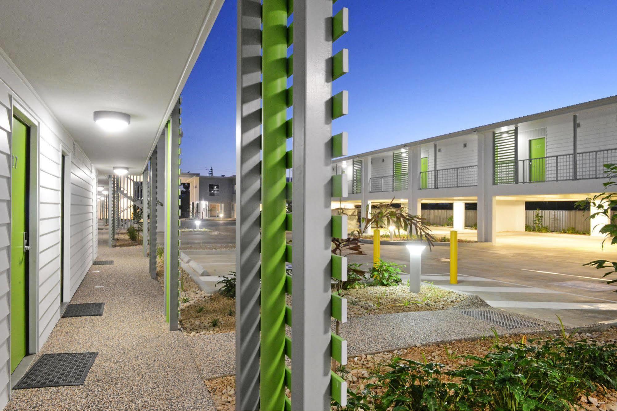 Mackay Oceanside Central Hotel Official Exterior photo